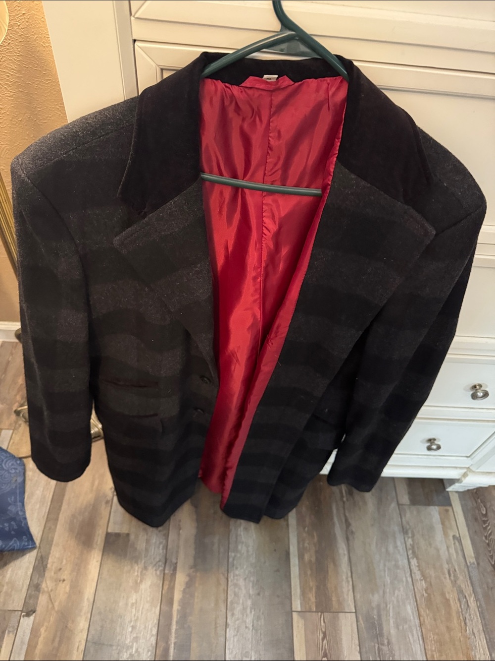 Classic London Black/Gray Long Coat Red Lining Like New Size XL 80% WOOL